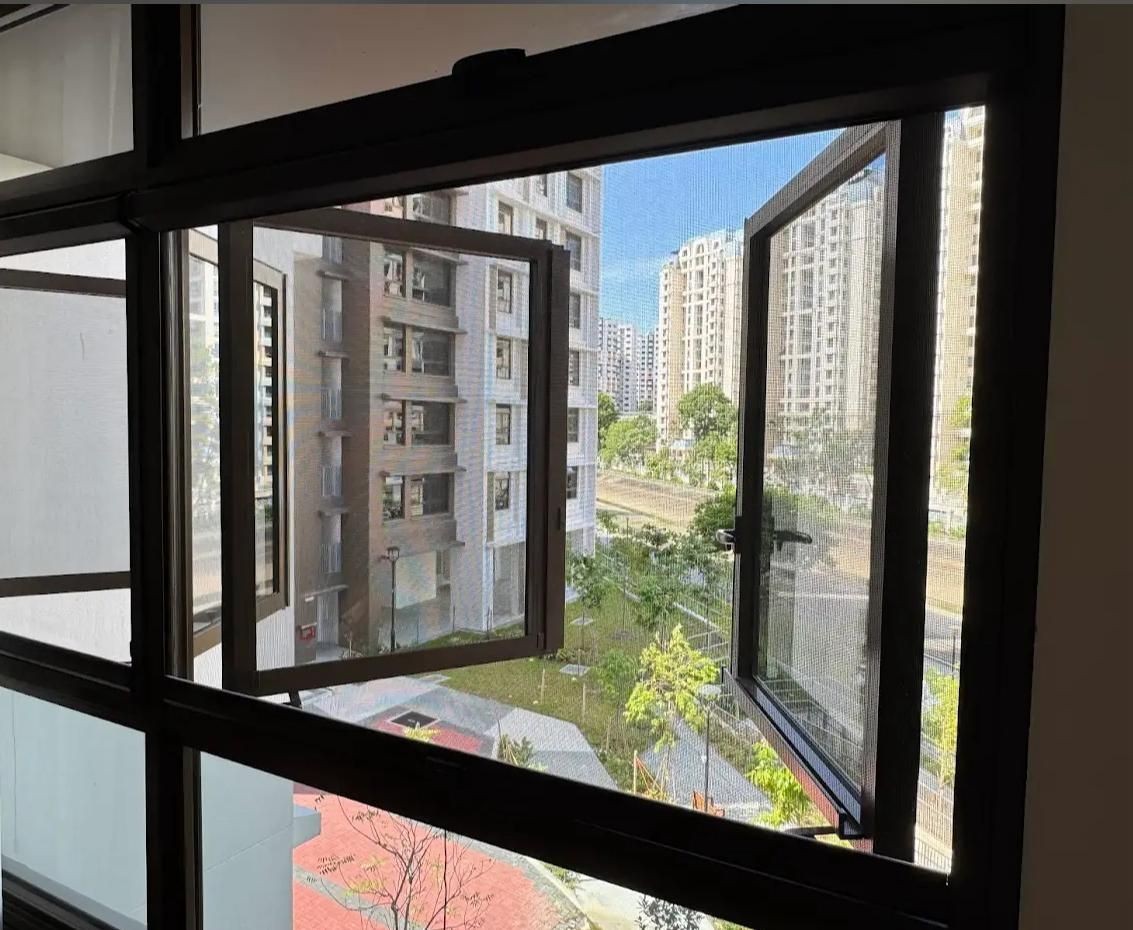 Retractable Mesh Screen & Honeycomb/Pleated Mesh & Blinds